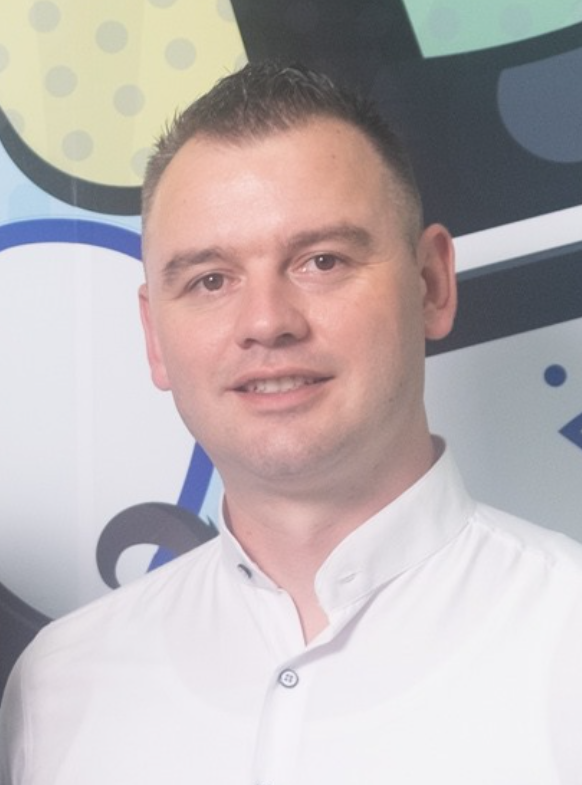 Dr Nemanja Ignjatić